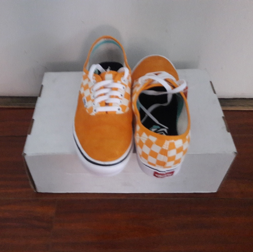 Vans - Picture 3 of 4
